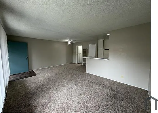 433 Fleming Ave E — Photo 2