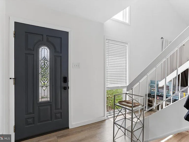 129 Willow Pl — Photo 3