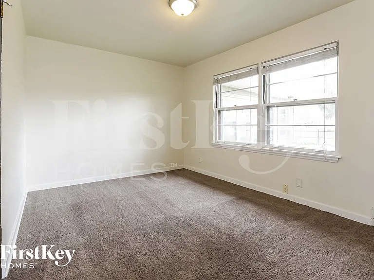 1717 Mayfield Ave — Photo 12