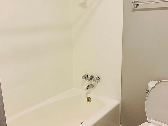 3rd image of 1002 N J St APT 10