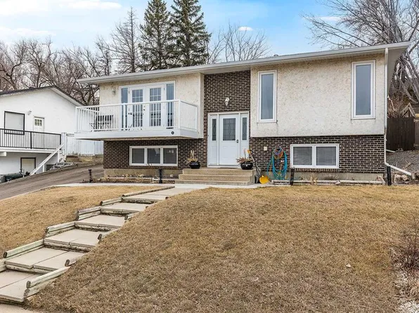 7 N Valleyview Dr SW, Medicine Hat, AB T1A 7K5