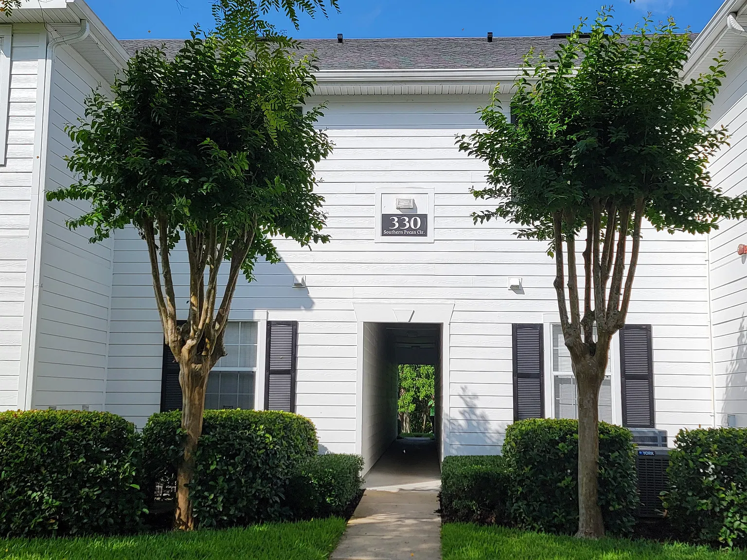2 bed, 1276 sqft, $2,175 — Photo 2