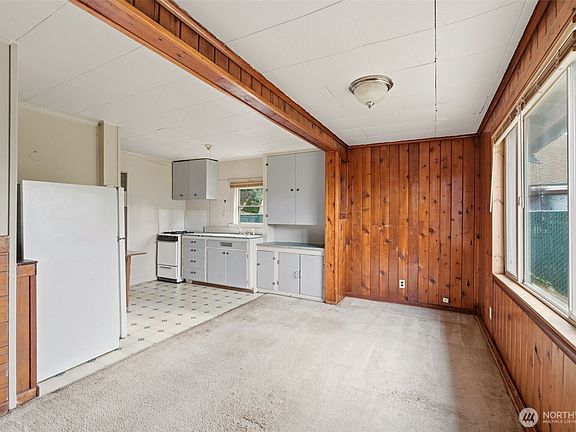 3rd image of 229 13th Street SE