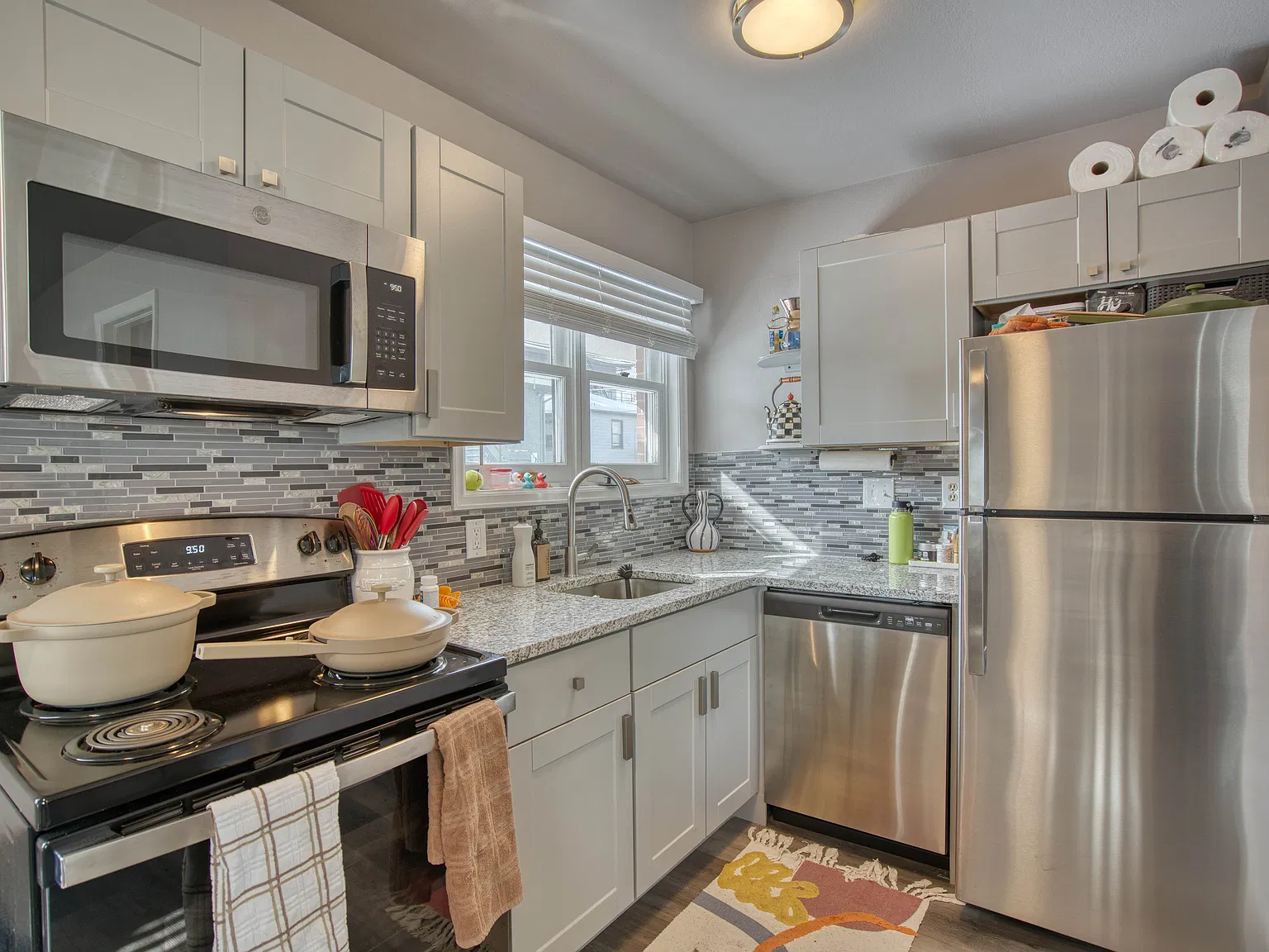 Studio, 350 sqft, $2,080 — Photo 4