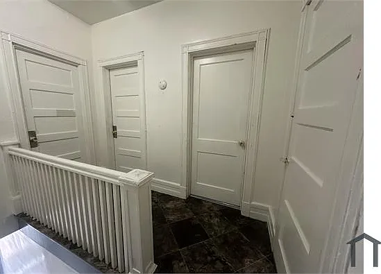 422 Bond St — Photo 12