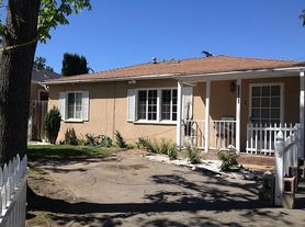 5311 Sylmar Ave, Sherman Oaks, CA