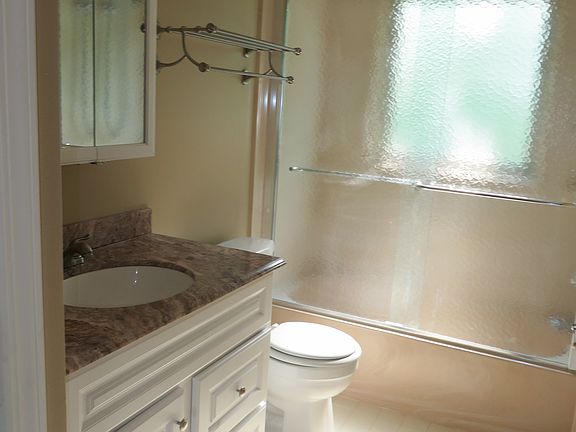 4th image of 8 Samantha Dr