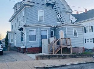 16 Sisson St, Pawtucket, RI 02860