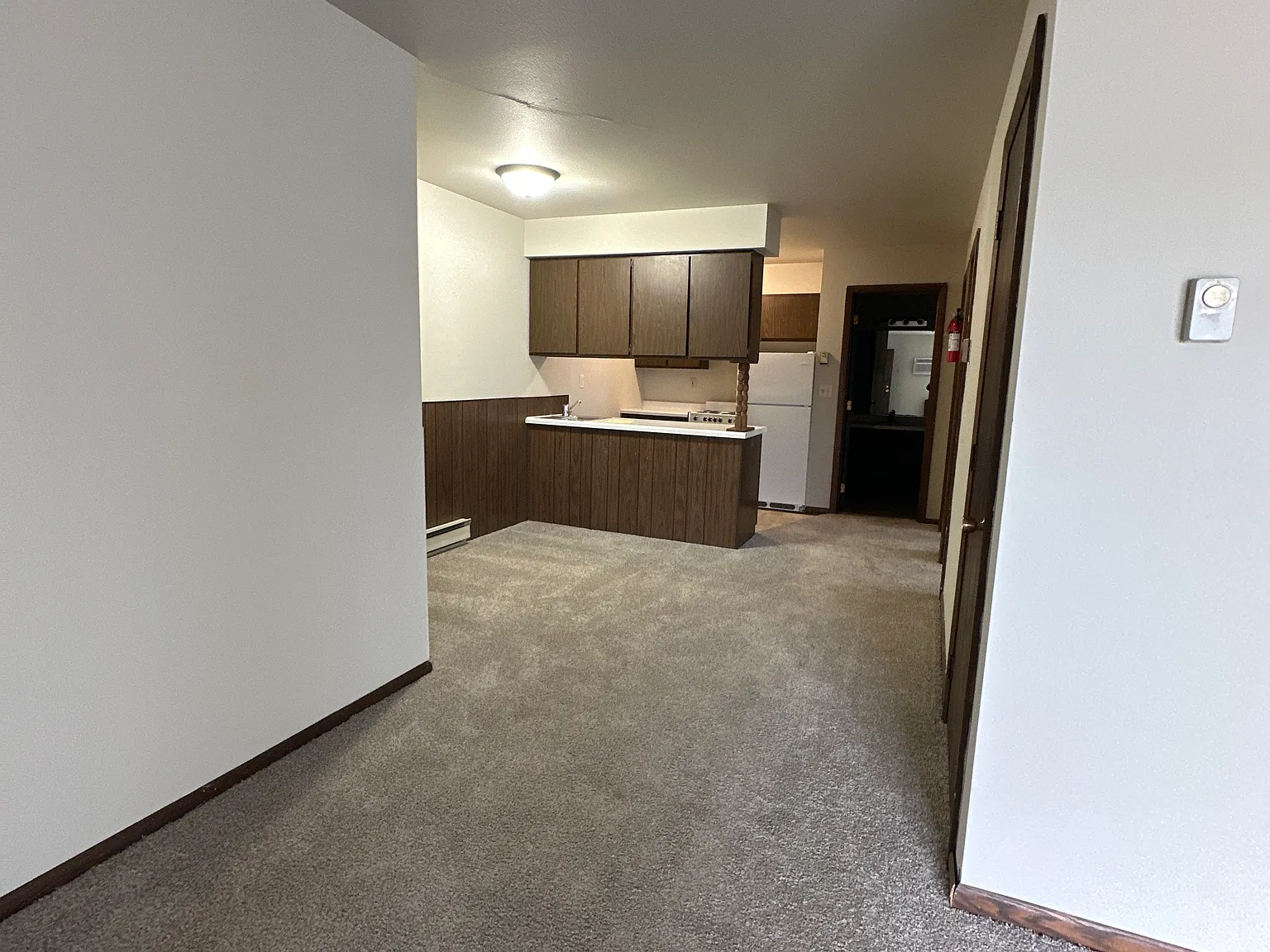 2 bed, 755 sqft, $830 — Photo 3