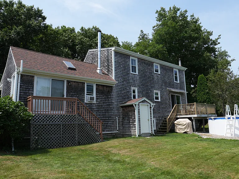 4 Russell Ave — Photo 20
