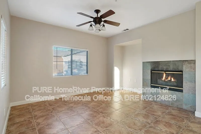 2 bed, 2.0 bath, 1213 sqft, $2,395 — Photo 3