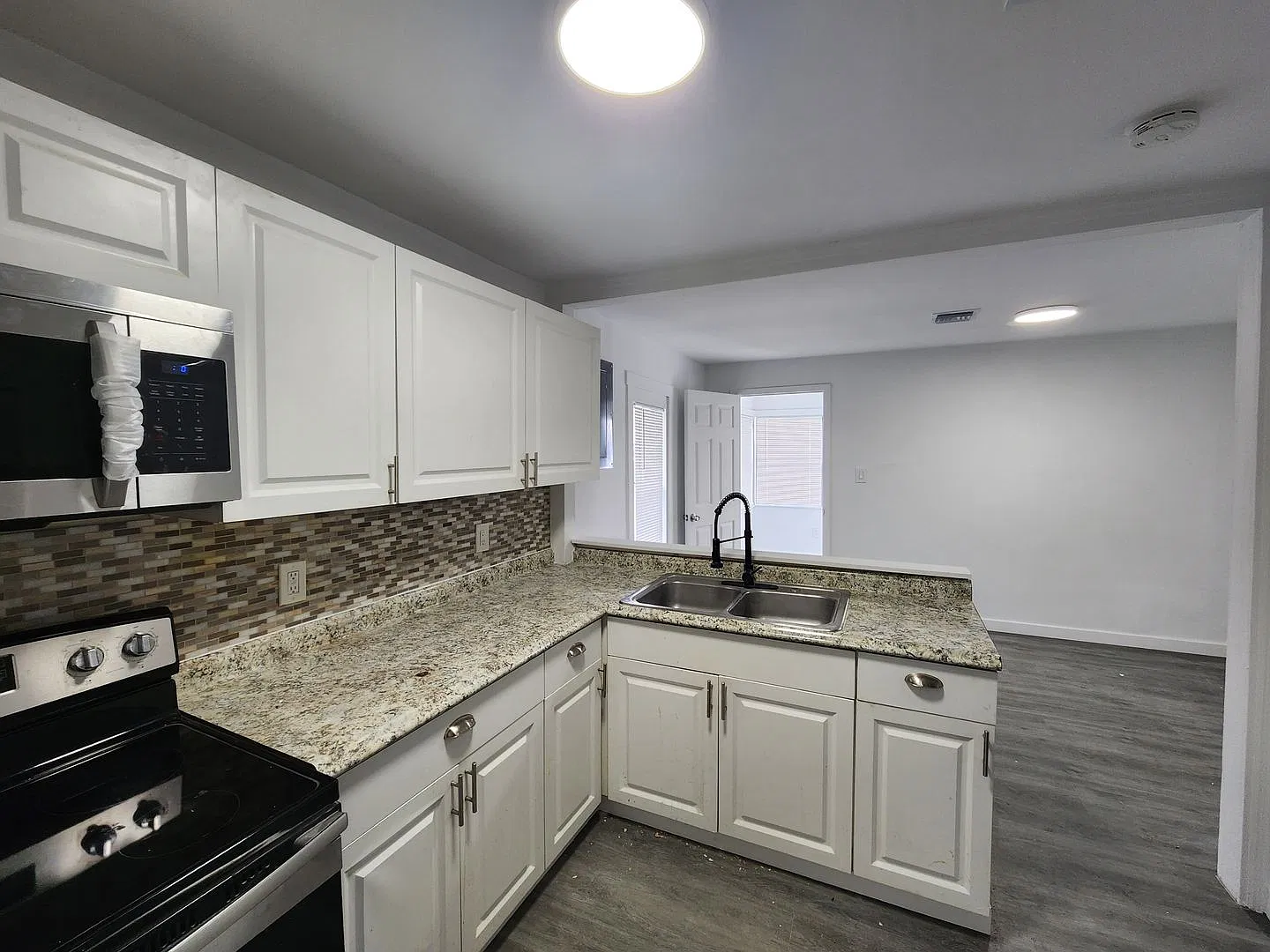 2302 Johnson LLC — Photo 2