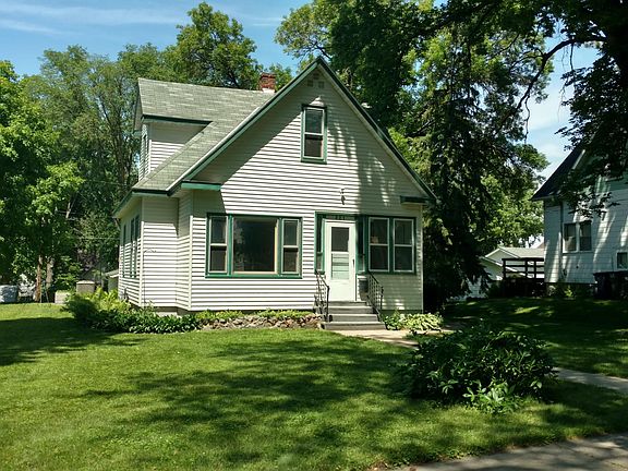 2nd image of 221 E Alcott Ave