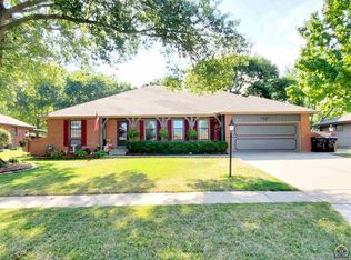 2731 SW Osborn Rd, Topeka, KS 66614