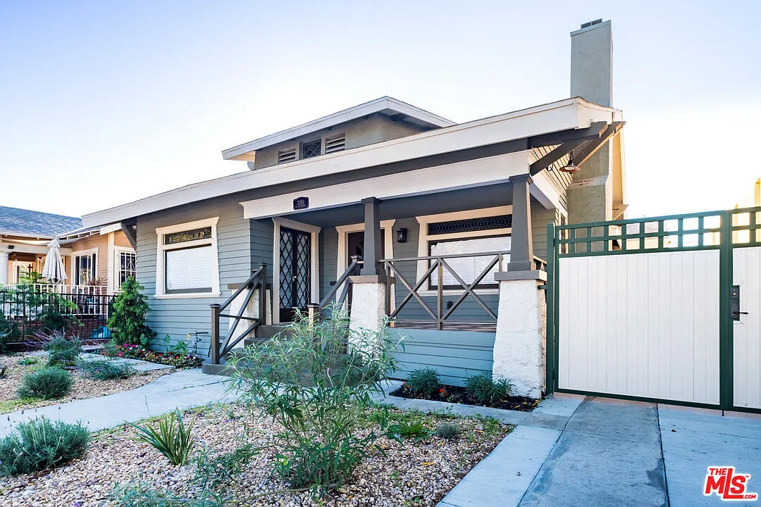 3 bed, 2.5 bath, 1958 sqft, $5,600 — Photo 3
