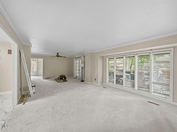 4th image of 5312 Fredelia Dr