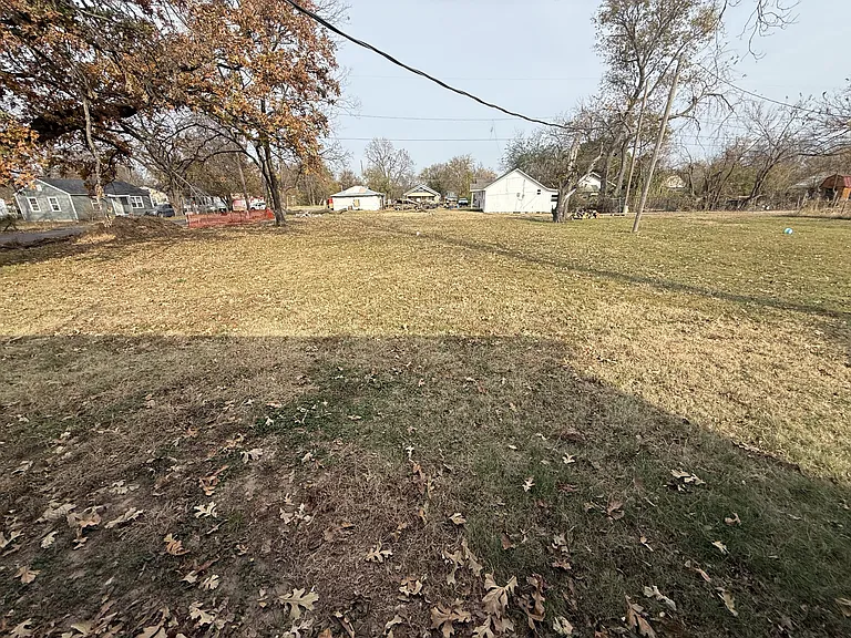 730 W 14th St — Photo 3