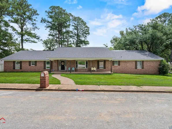 1211 Westwood Dr, Henderson, TX 75654