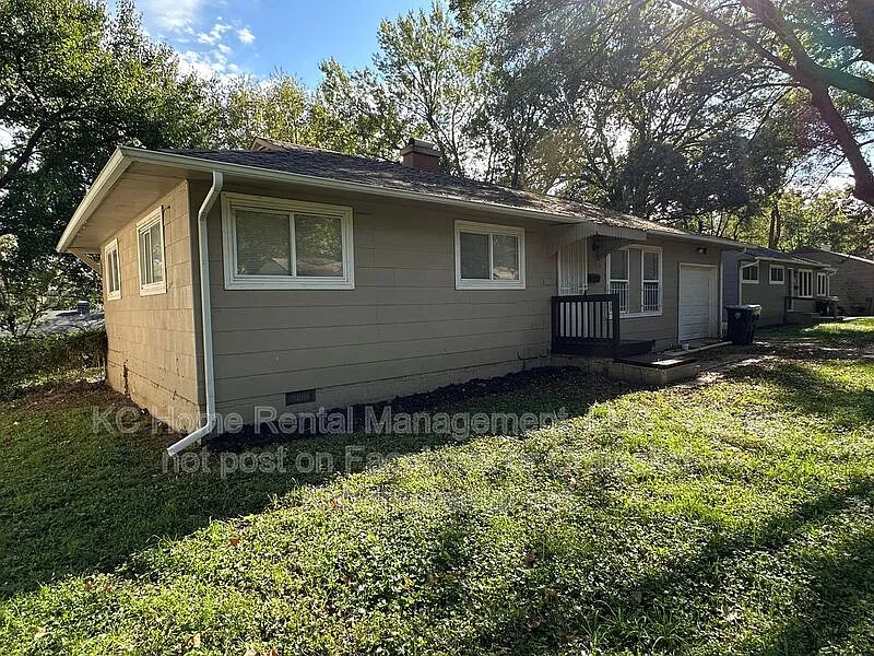 4 bed, 1.0 bath, 1200 sqft, $1,195 — Photo 1