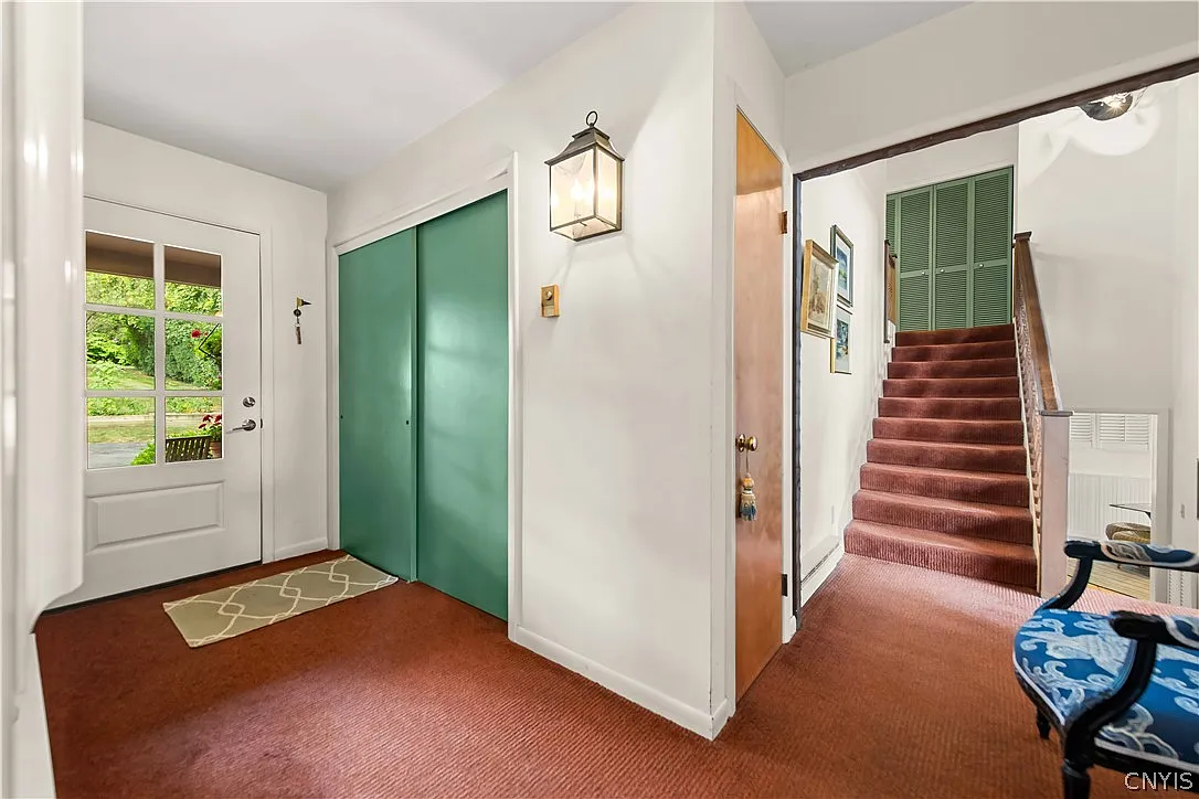 4 bed, 2.0 bath, 2470 sqft, $6,500 — Photo 4