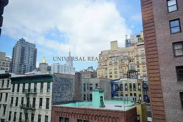 Rented by Universal Realty Group | media 10