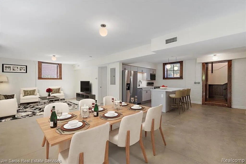 2 bed, 1000 sqft, $2,600 — Photo 3