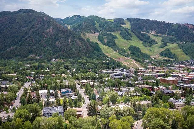 The perfect location within the core of Aspen.