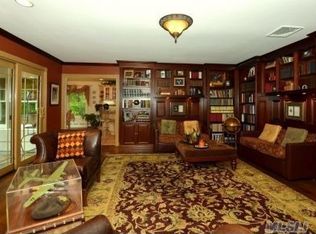 1383 Carlls Straight Path, Dix Hills, NY 11746