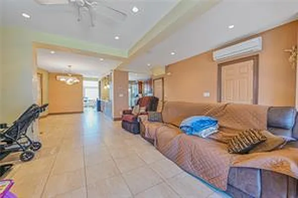 Sold by Remax Real Estate Professionals | media 8
