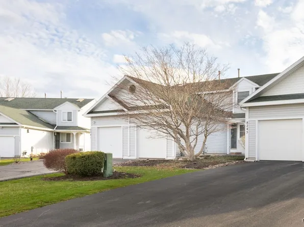 8243 Boatwatch Dr, Baldwinsville, NY 13027
