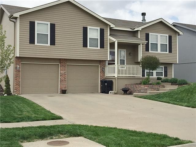 1st image of 2210 Meadow Trl