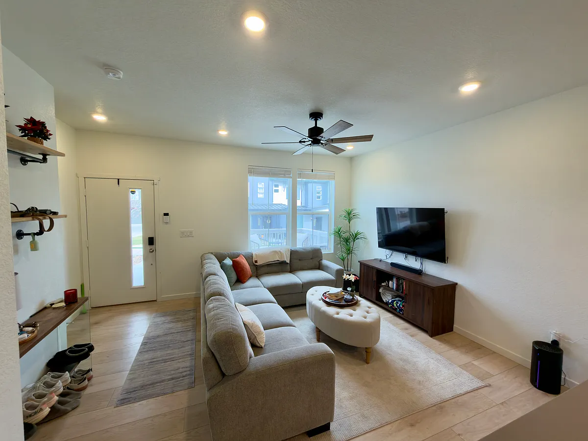Building Photo - 14583 W 91st Dr #D