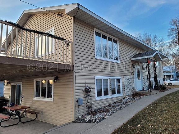 3rd image of 109 E East Broadway St