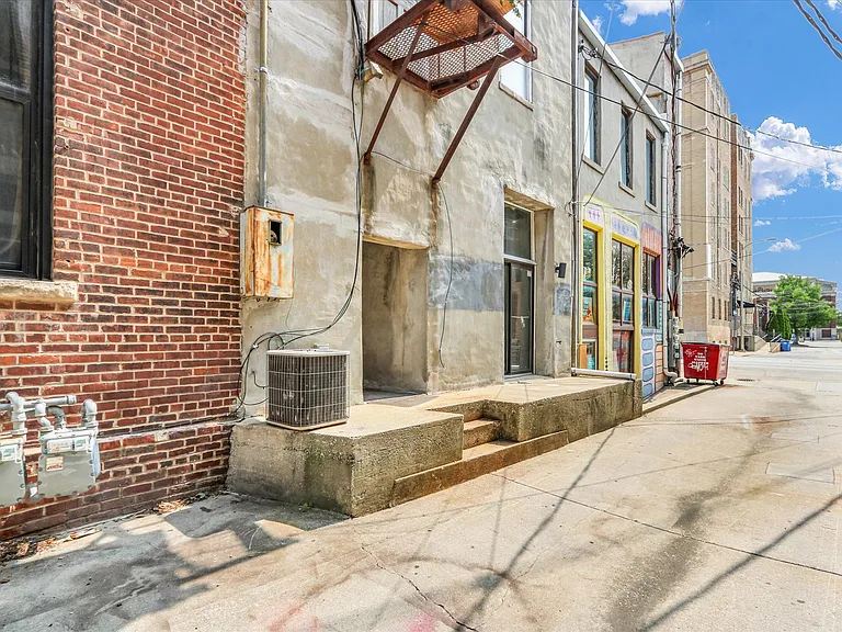 9 E University Ave #101 — Photo 8