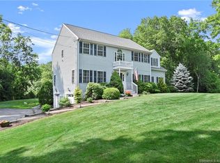 27 Stella St, Trumbull, CT 06611