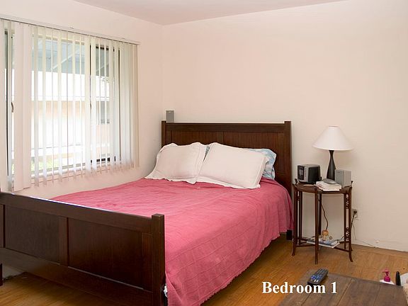 2nd image of 316 Waverley St APT 1