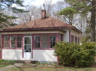 E1570 Murray Ln, Waupaca, WI 54981