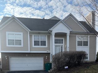 511 Silver Leaf Dr, Joliet, IL 60431