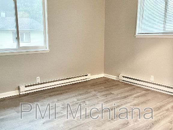 2nd image of 2261 Johnson St