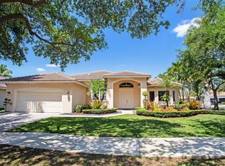 3848 Oak Ridge Cir, Weston, FL 33331