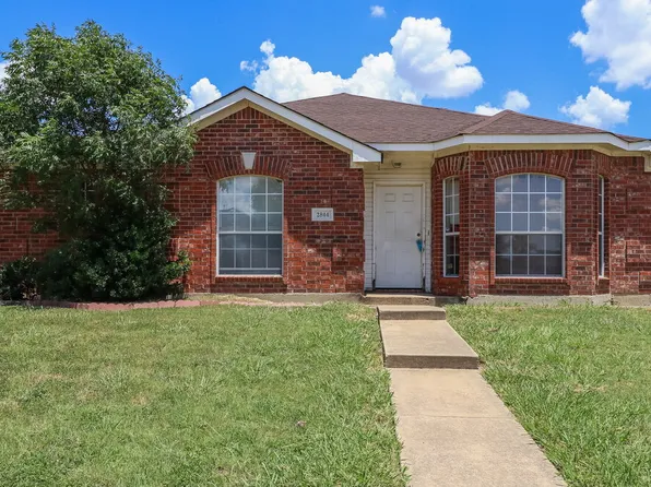 2844 Claremont Dr, Grand Prairie, TX 75052
