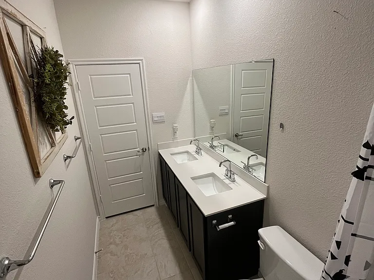 620 Carters Grove Dr — Photo 6
