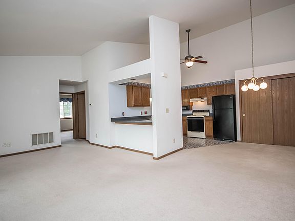 3rd image of 3631 E Barbara Ct APT 8