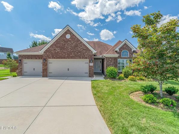 325 Holly Leaf Ln, Lenoir City, TN 37772