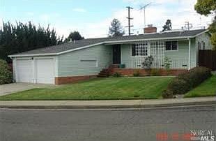 2nd image of 141 Lois Ln