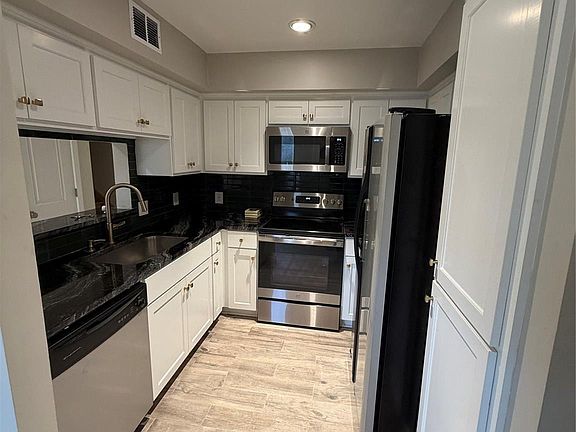 3rd image of 11002 Hammerly Blvd APT 171