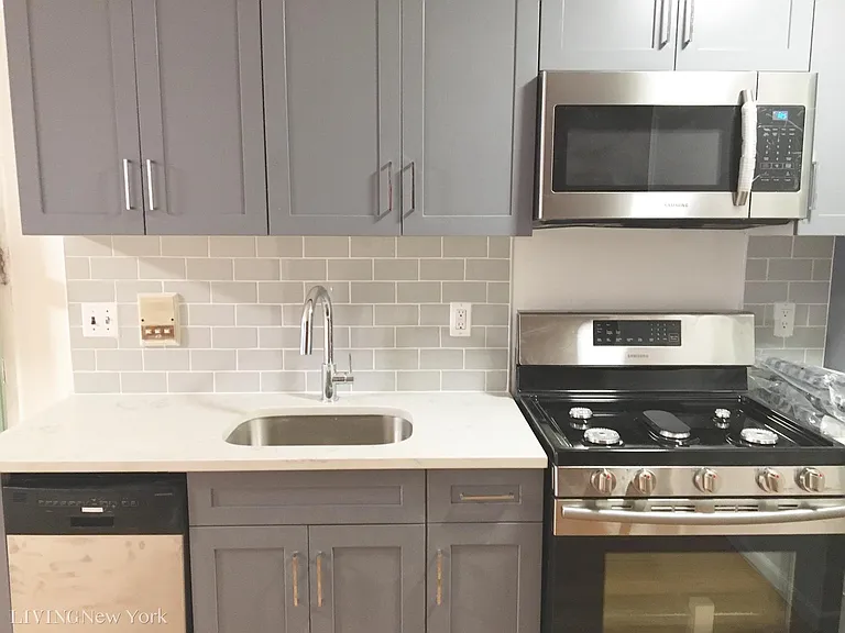 341 E 85th St #2 — Photo 2