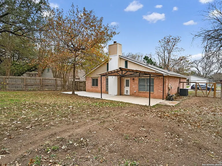 2415 Moss Ter — Photo 25