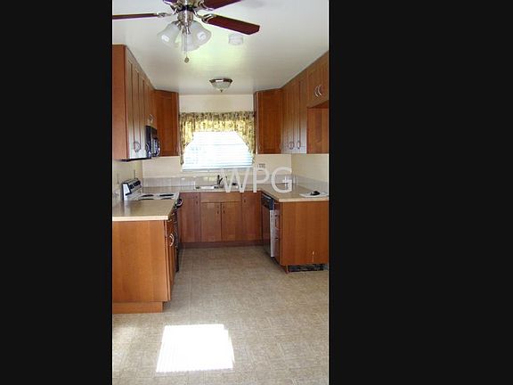 2nd image of 1252 Flora Ave