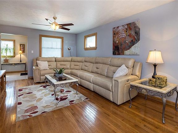 3rd image of 3106 Burton Ave